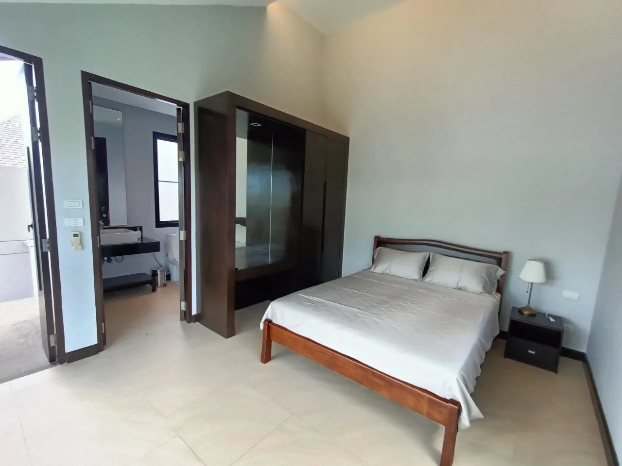 Boutique Pool Villa 3 chambres de 360,80 m² avec piscine privée à vendre à Choeng Thale, Phuket — Miniature 10