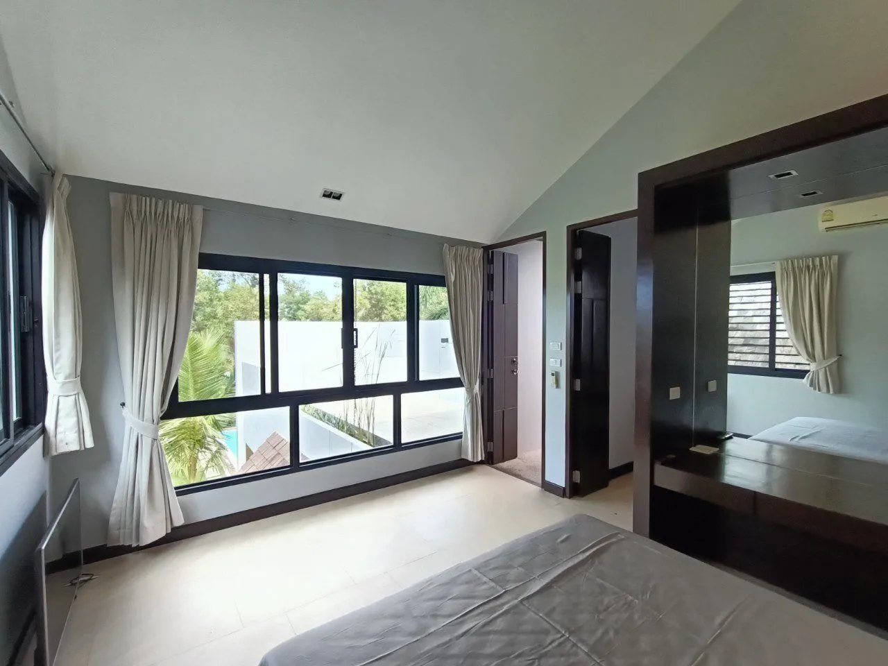 Boutique Pool Villa 3 chambres de 360,80 m² avec piscine privée à vendre à Choeng Thale, Phuket — Miniature 13