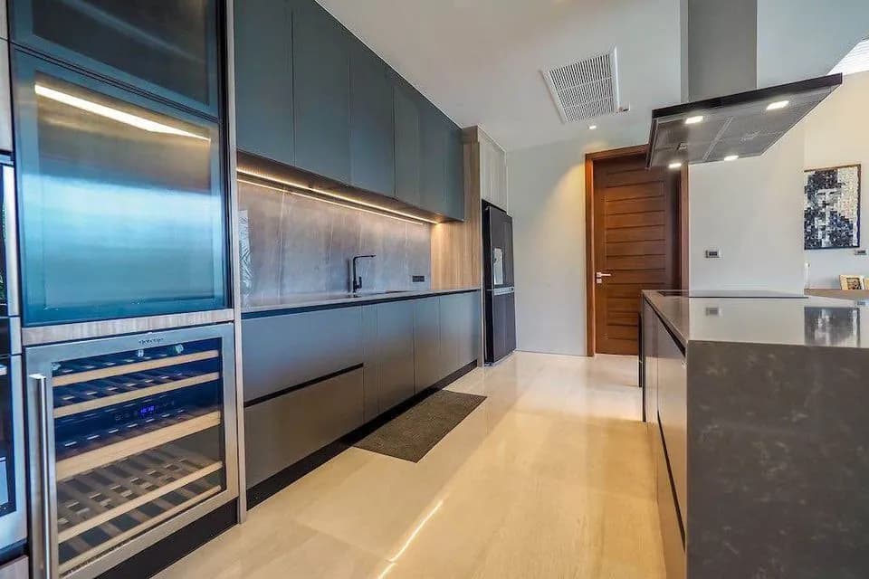 Botanica Bangtao – Villa 4 chambres avec piscine privée à louer à Choeng Thale — Photo 1
