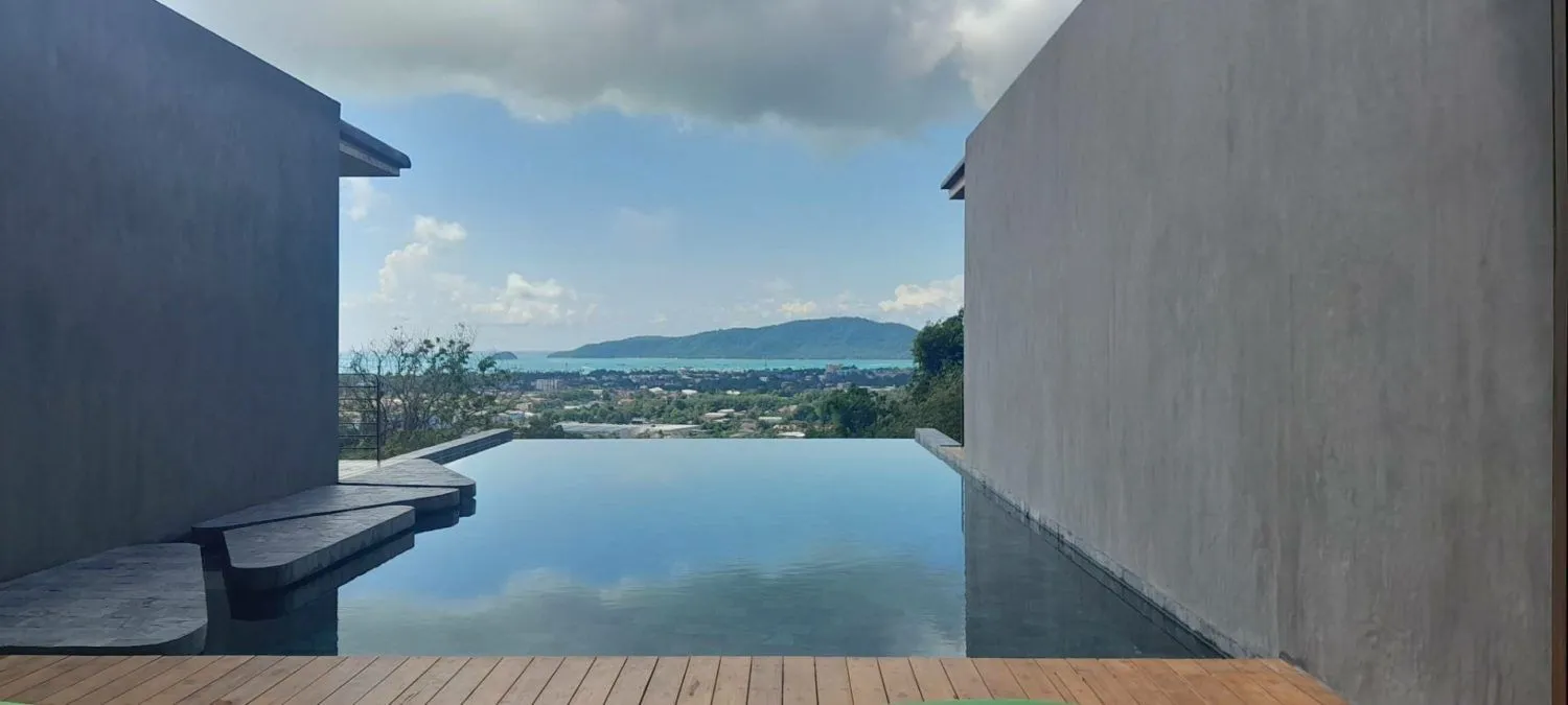 Villa moderne 5 chambres à louer | Vues à couper le souffle sur la baie de Chalong, Phuket — Miniature 5