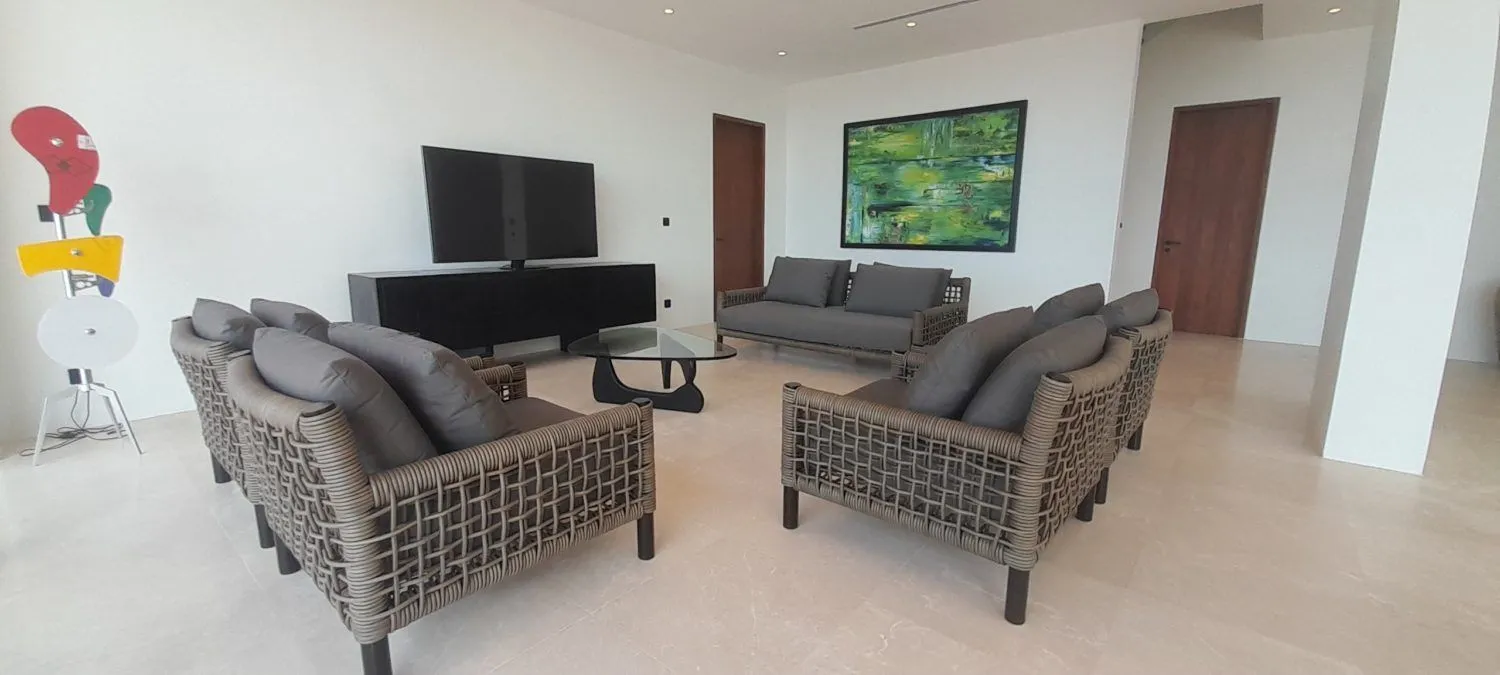 Villa moderne 5 chambres à louer | Vues à couper le souffle sur la baie de Chalong, Phuket — Miniature 11