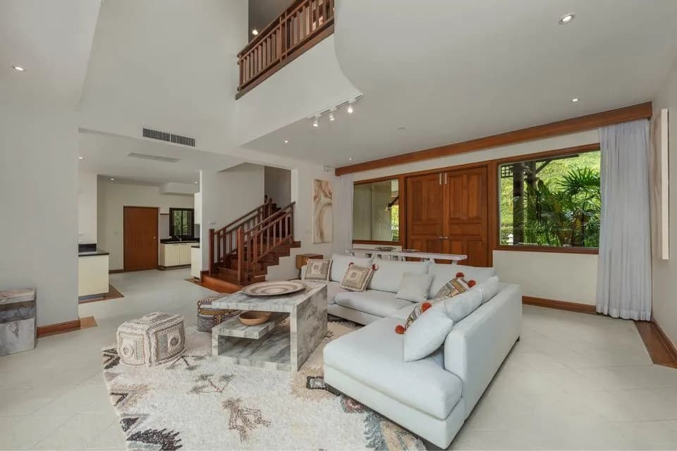 Luxueuse villa avec piscine 4 chambres à louer avec superbe vue lac dans le secteur de Bang Tao — Miniature 3