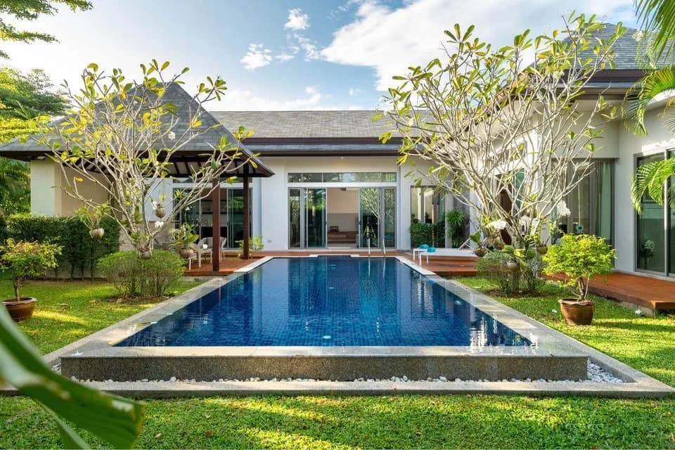 Élégante villa 4 chambres à Cherngtalay, Phuket – Bail longue durée avec services complets — Miniature 3