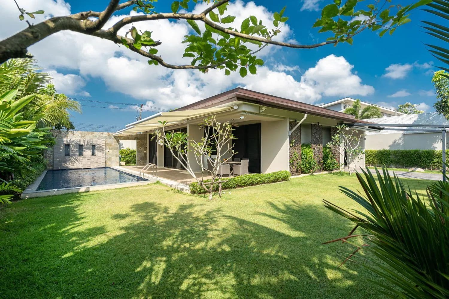 Spacieuse villa moderne avec piscine à louer à Thep Krasattri, Thalang – Près de Boat Avenue — Miniature 9