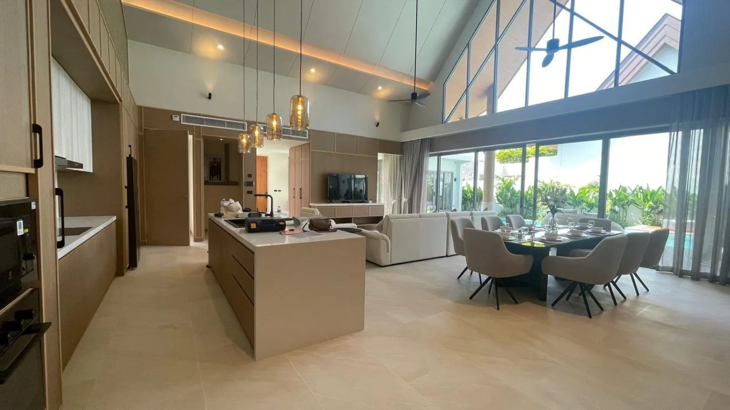 Erawana : luxueuse villa avec piscine 4 chambres à vendre à Choeng Thale, Phuket — Miniature 11