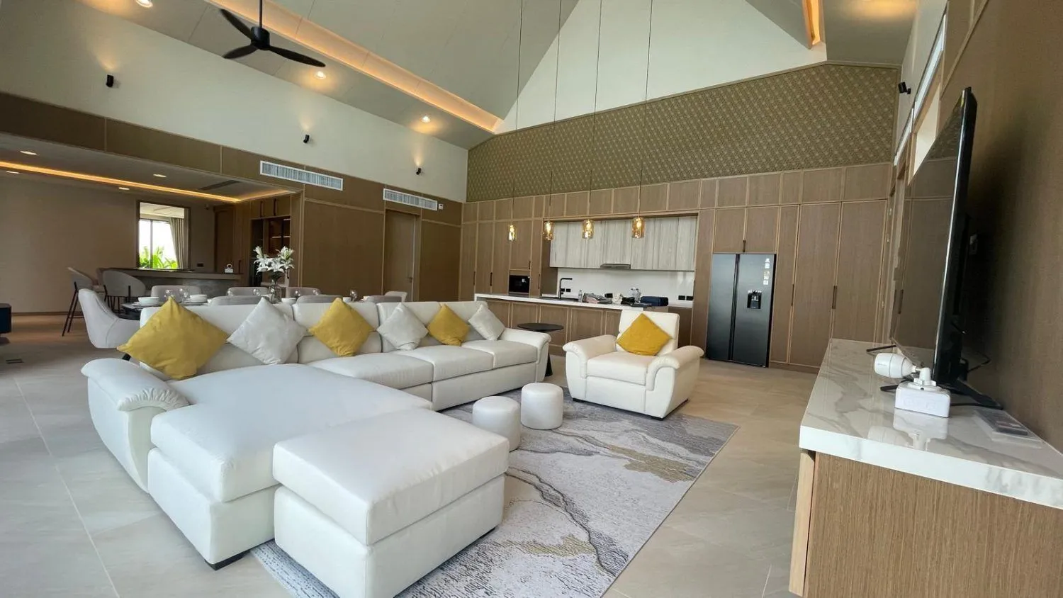 Erawana : luxueuse villa avec piscine 4 chambres à vendre à Choeng Thale, Phuket — Miniature 19