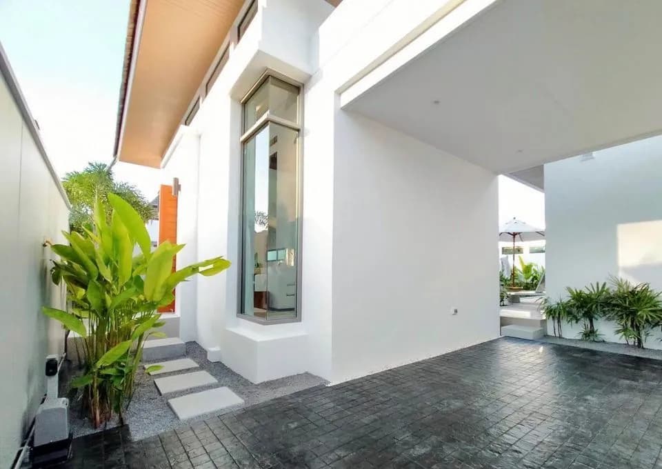 Élégante villa avec piscine 2 chambres en location annuelle à Choeng Thale, Phuket — Photo 1