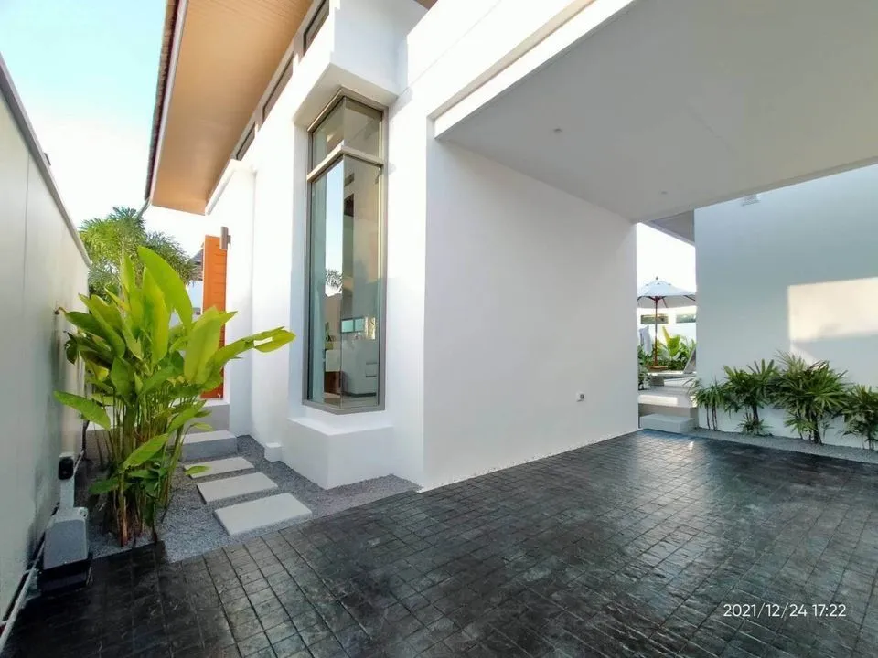 Élégante villa avec piscine 2 chambres en location annuelle à Choeng Thale, Phuket — Miniature 4