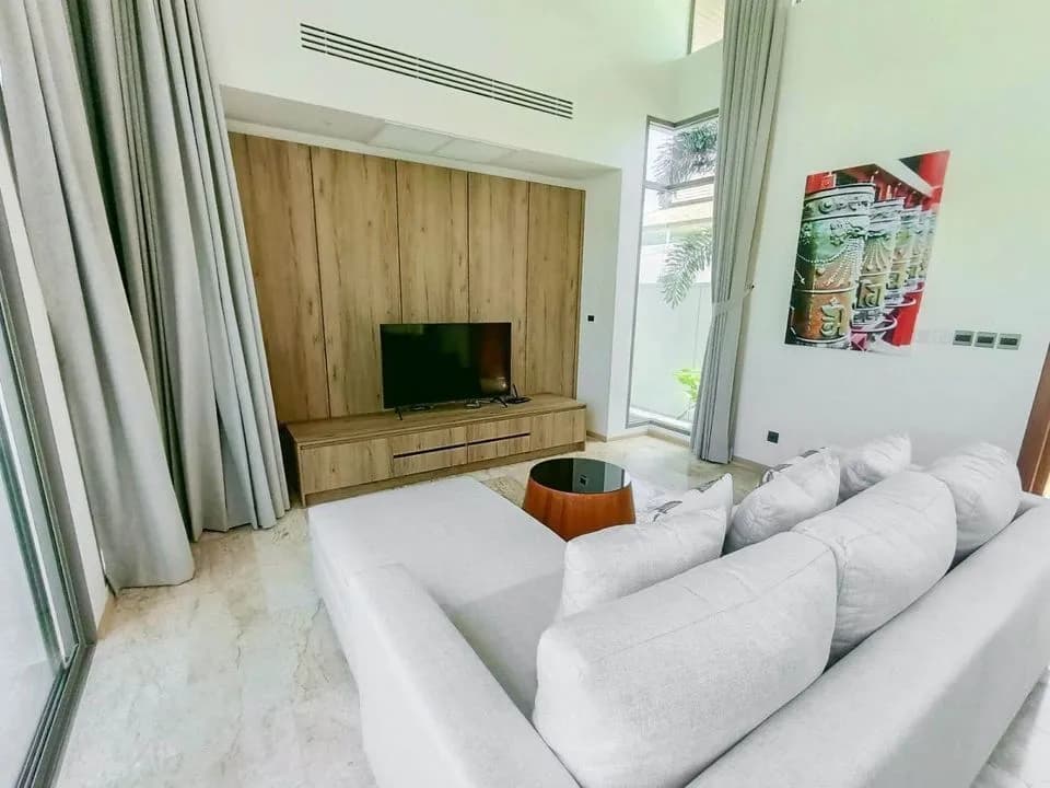 Élégante villa avec piscine 2 chambres en location annuelle à Choeng Thale, Phuket — Miniature 7