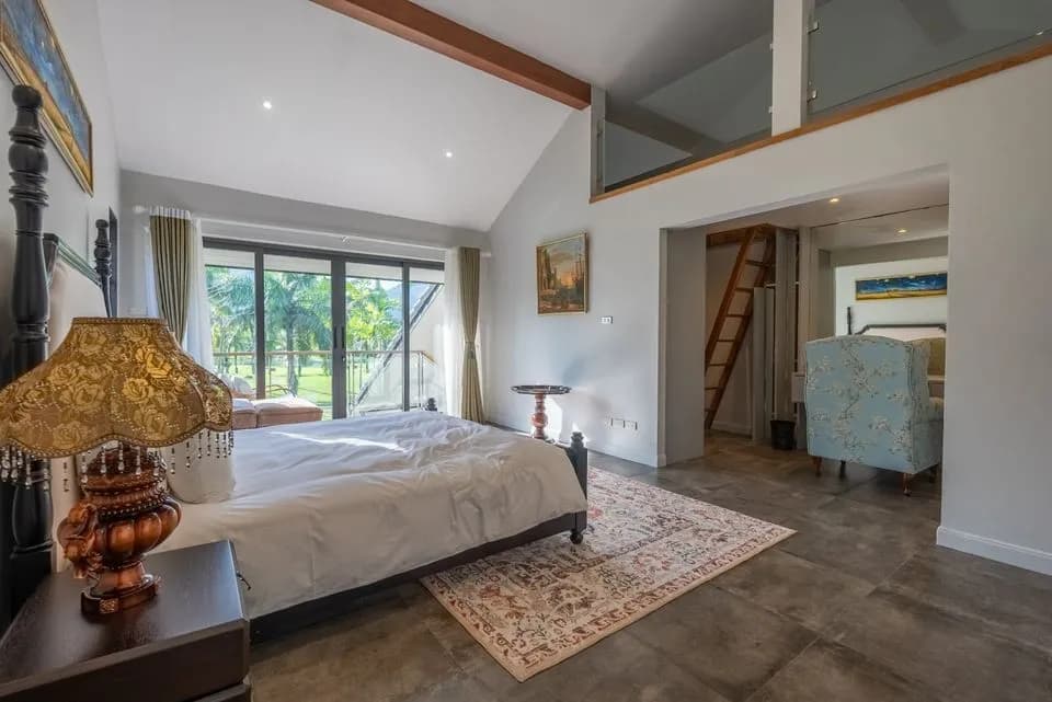Spacieuse villa avec vue golf et piscine privée à louer à Kathu, Phuket — Miniature 3
