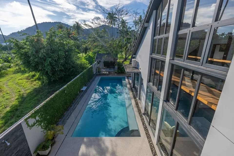 Spacieuse villa avec vue golf et piscine privée à louer à Kathu, Phuket — Miniature 14
