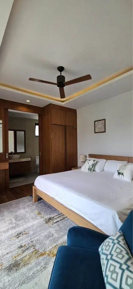 Superbe villa avec piscine 4 chambres en location annuelle à Choeng Thale, Phuket — Miniature 5