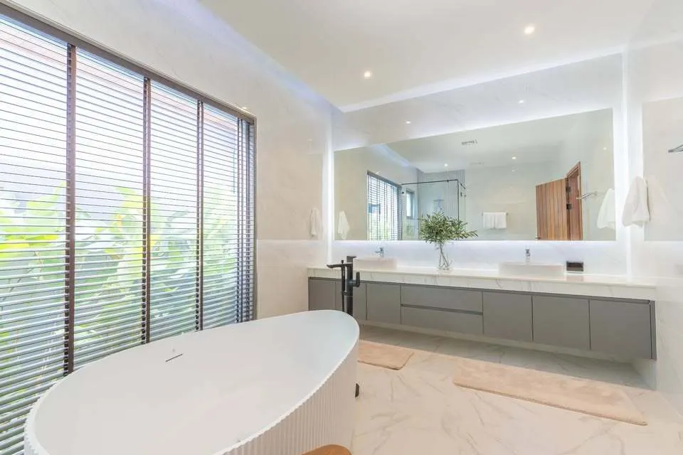 Villa neuve avec piscine 3 chambres à Choeng Thale – L'art de vivre moderne réinventé — Miniature 3