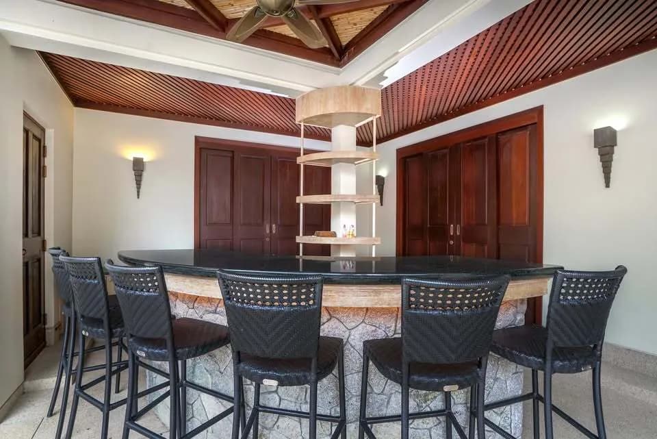 Luxueuse villa Sai Taan 5+1 chambres avec piscine et salle de spa — Miniature 9