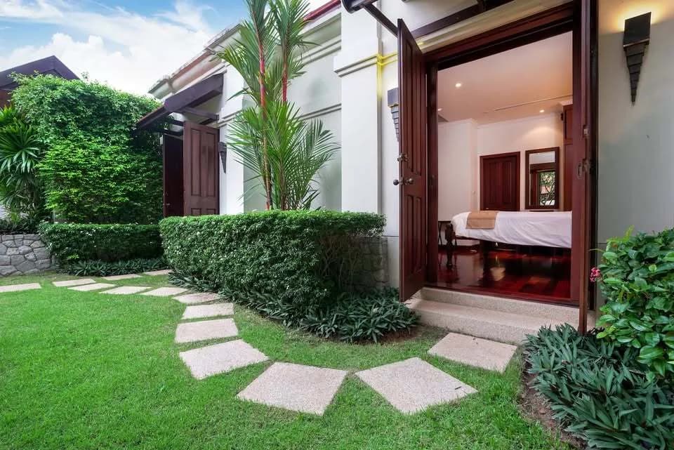 Luxueuse villa Sai Taan 5+1 chambres avec piscine et salle de spa — Miniature 10