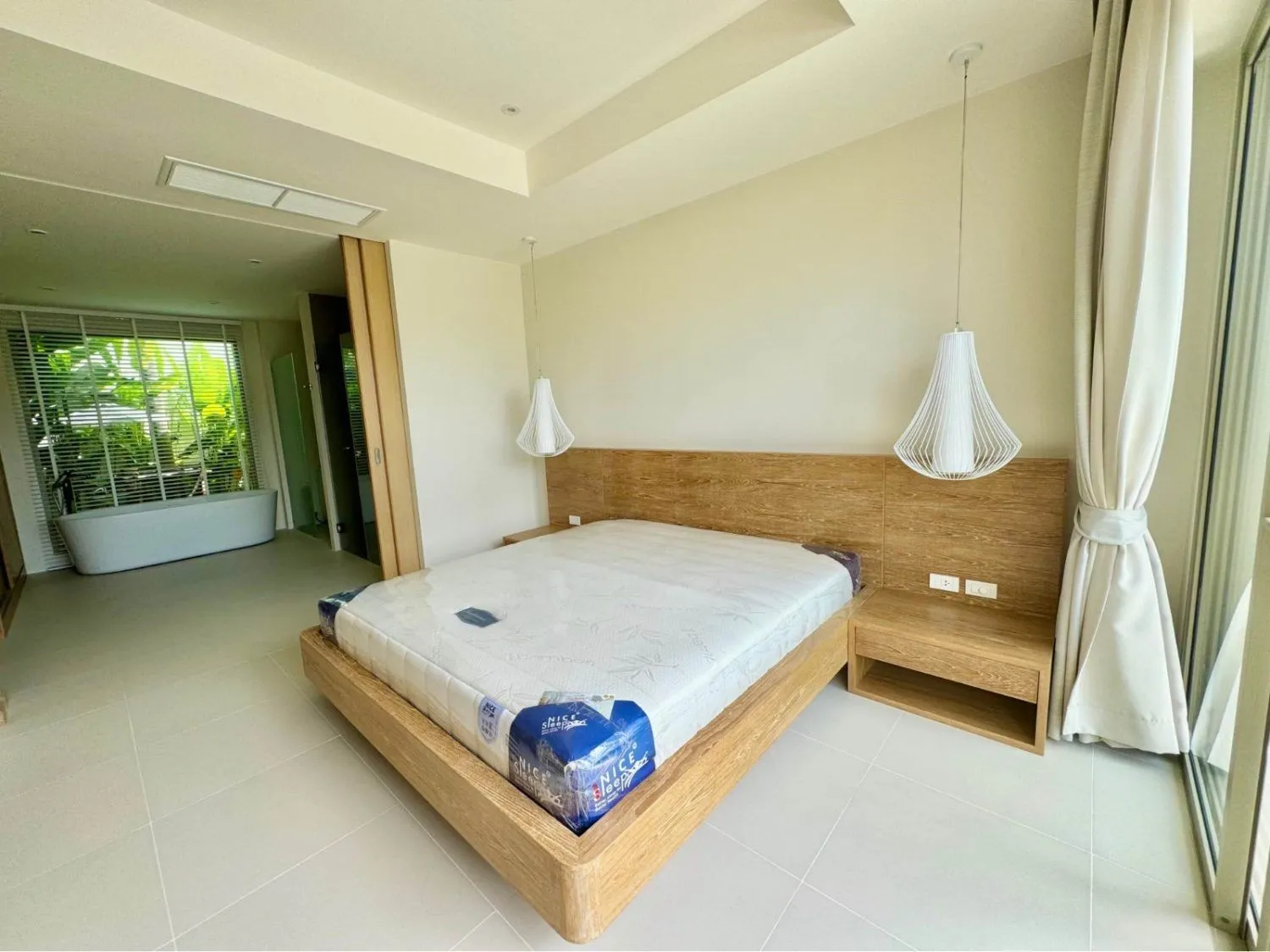 Trichada Breeze – Élégante villa avec piscine 3 chambres à louer à Bang Tao, Phuket — Photo 1