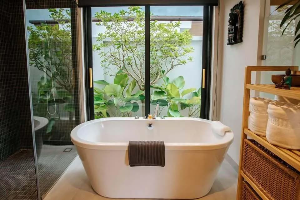Villa de luxe avec piscine de style loft moderne à louer à Cherngtalay, Phuket — Miniature 20