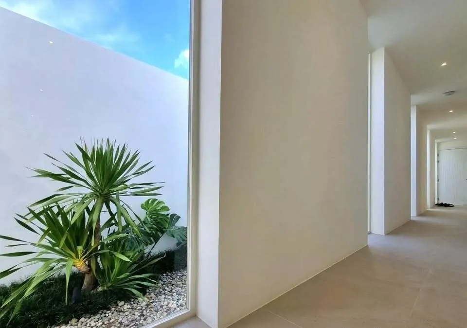 Élégante villa avec piscine 4 chambres à louer à Bang Jo, Phuket — Miniature 8