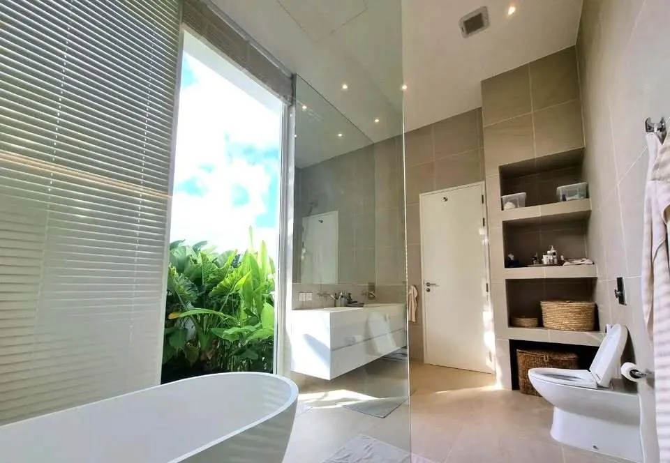 Élégante villa avec piscine 4 chambres à louer à Bang Jo, Phuket — Miniature 14