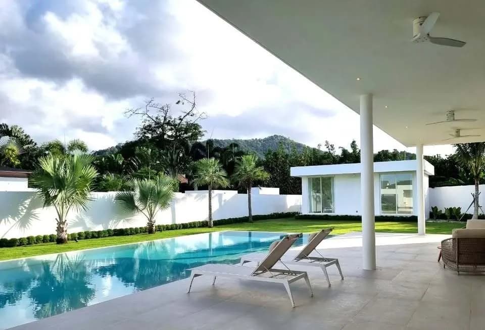 Élégante villa avec piscine 4 chambres à louer à Bang Jo, Phuket — Miniature 16