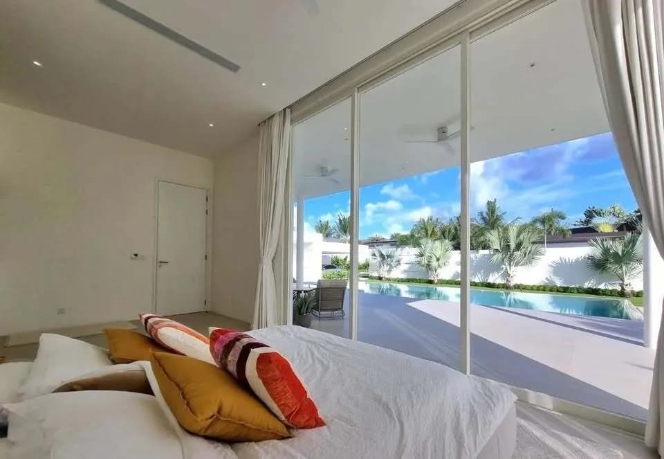 Élégante villa avec piscine 4 chambres à louer à Bang Jo, Phuket — Miniature 19