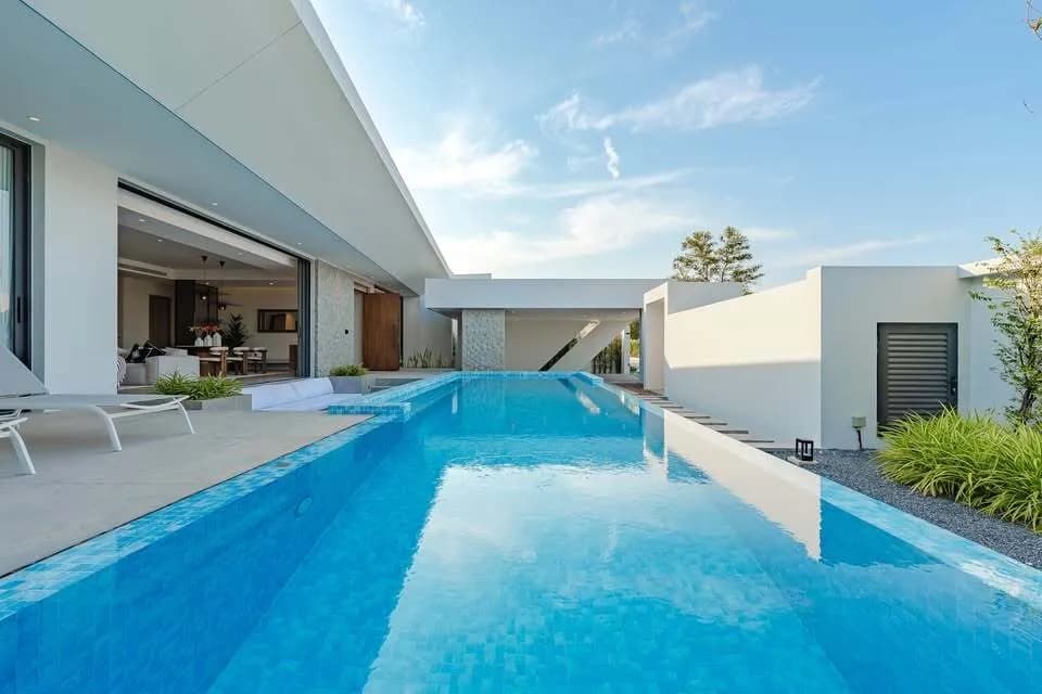 Élégante villa avec piscine 3 chambres à Clover Residence – Emplacement de choix à Phuket — Miniature 15