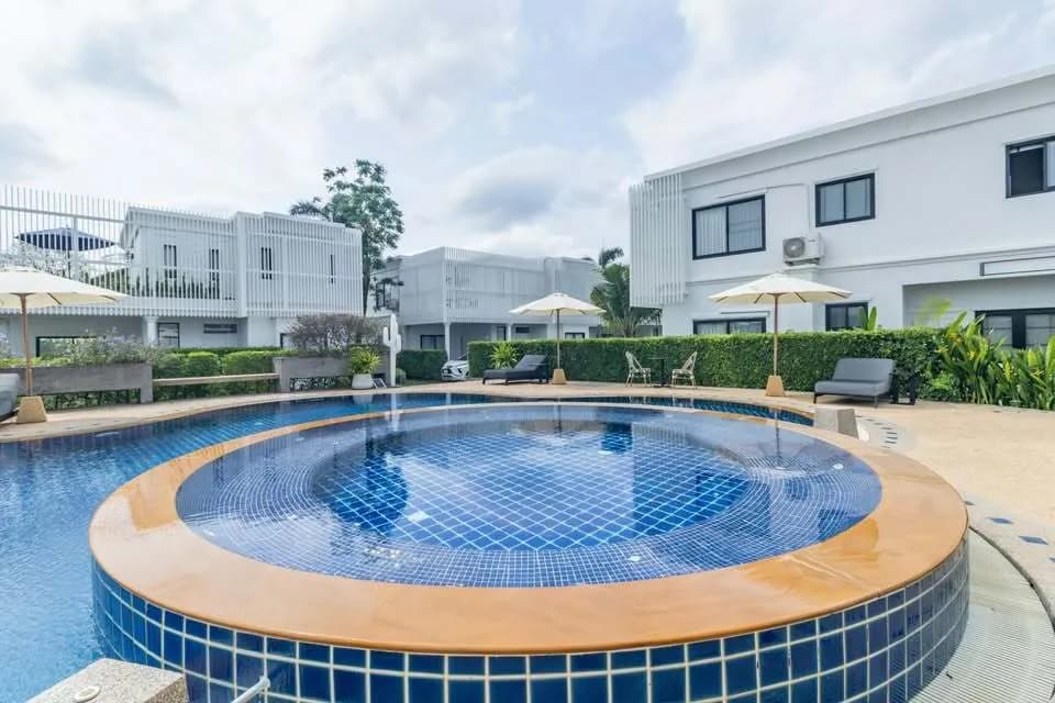 Élégante villa 3 chambres en location longue durée près de Laguna Phuket avec accès piscine — Miniature 7