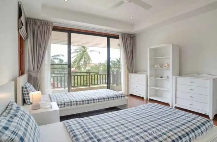 Élégante villa avec piscine 4 chambres à louer à Angsana Laguna Phuket — Miniature 4