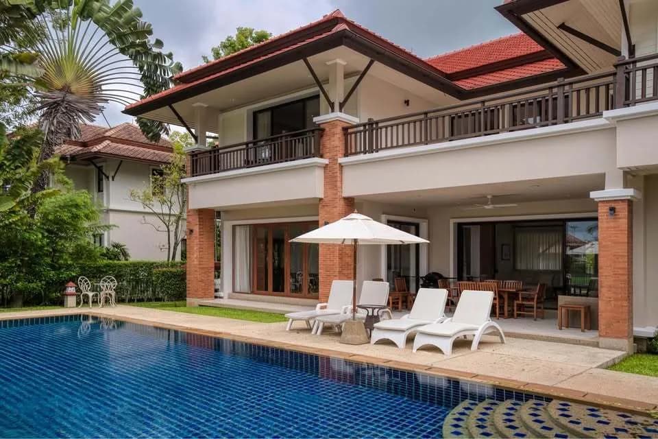Élégante villa avec piscine 4 chambres à louer à Angsana Laguna Phuket — Miniature 9