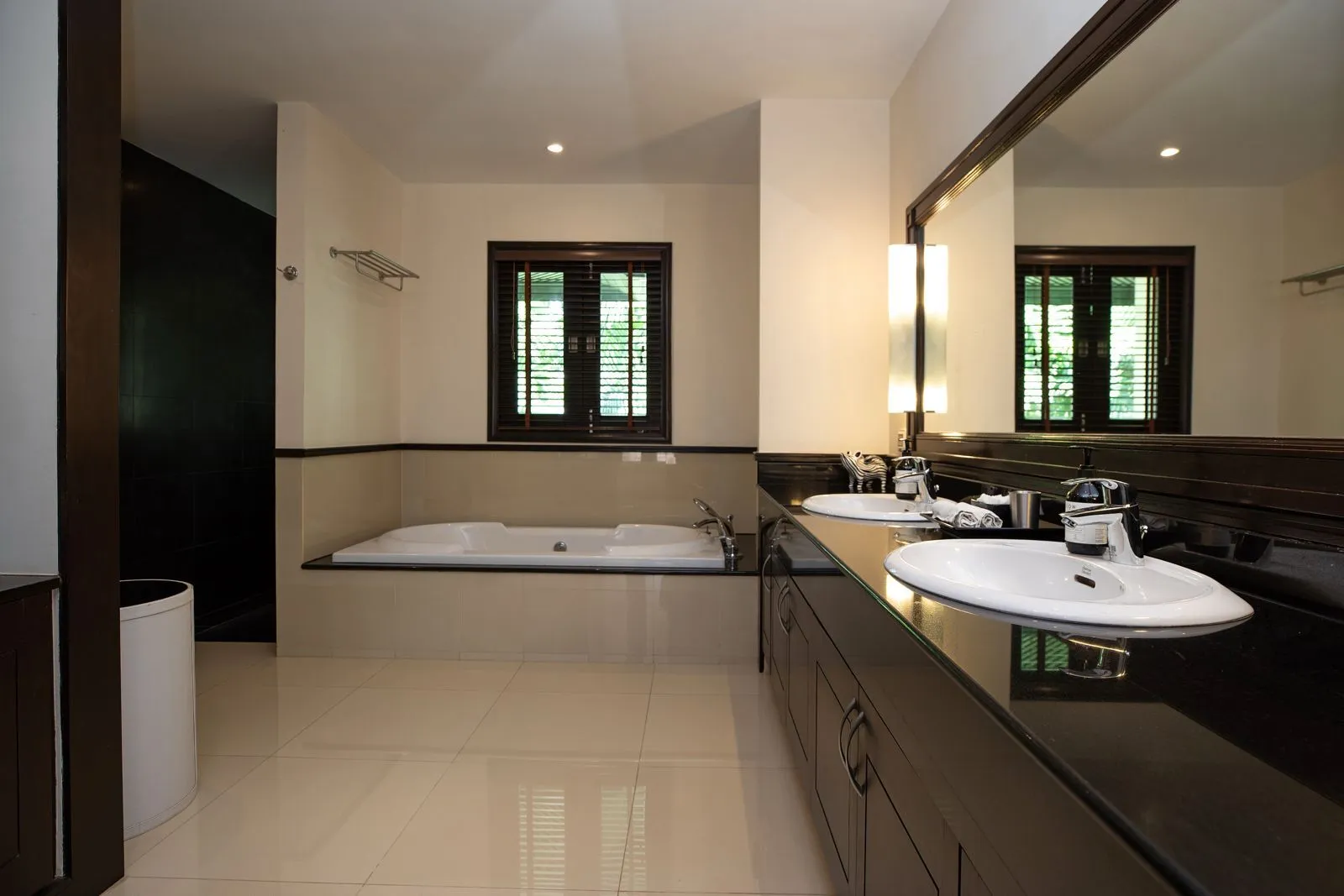 Villa en location longue durée au Maan Tawan Estate – Élégante 4 chambres près de Layan Beach, Phuket — Miniature 19