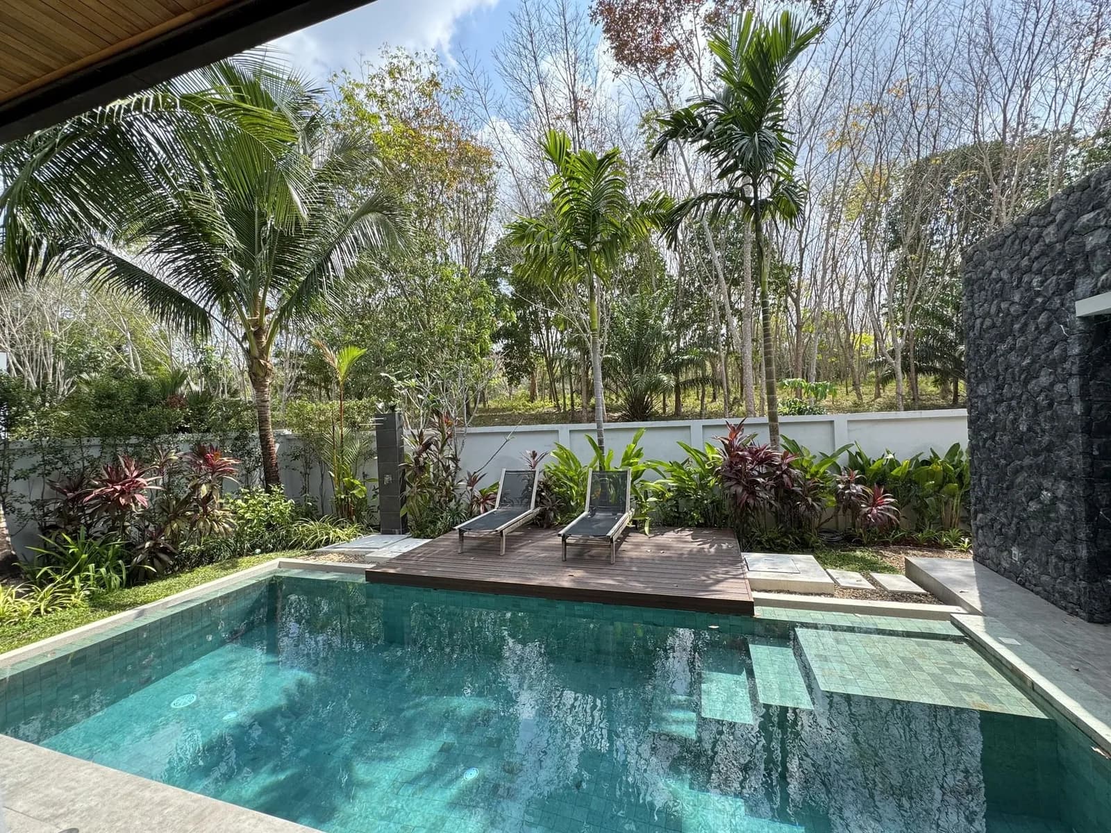 Botanica, villa de luxe avec piscine 3 chambres à louer avec vue forêt près de Layan, Phuket — Miniature 17