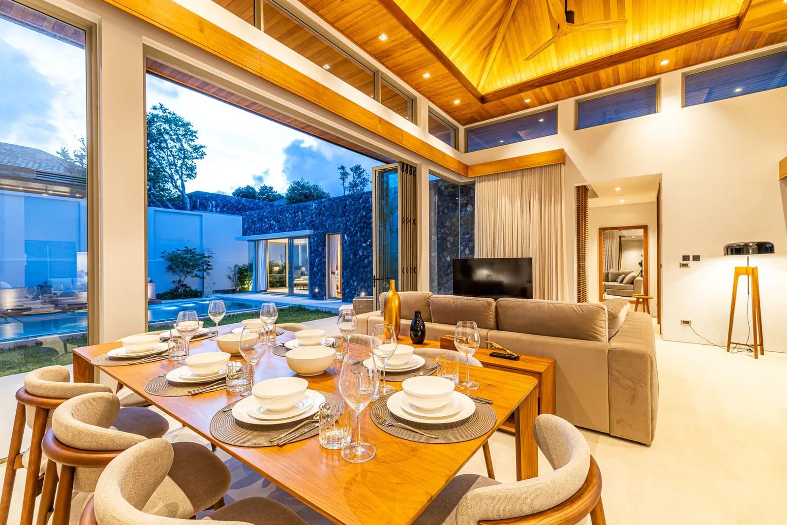 Villa privée neuve avec piscine 4 chambres à louer à Botanica Foresta, Phuket — Miniature 3