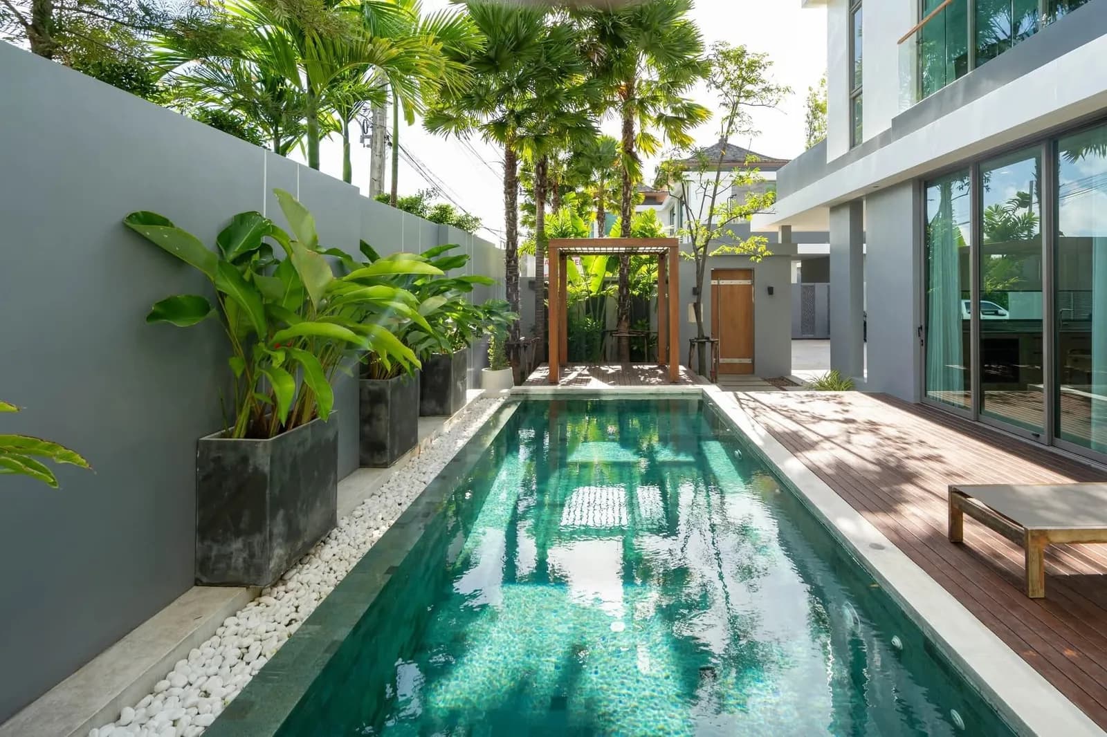 Villa moderne avec piscine 3 chambres à louer à Soi Pasak 4, Phuket – Idéale pour un long séjour — Miniature 9