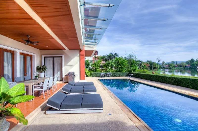 Spacieuse villa avec piscine 5 chambres vue lac à louer à Laguna, Phuket — Photo 1
