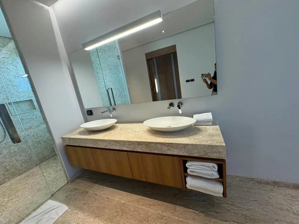 Anchan Grand Residences – Élégante villa avec piscine 4 chambres à louer près de Laguna, Phuket — Miniature 8
