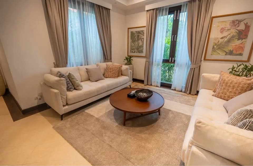 Laguna Village Lakeview – Élégante villa avec piscine 4 chambres en location longue durée — Miniature 5