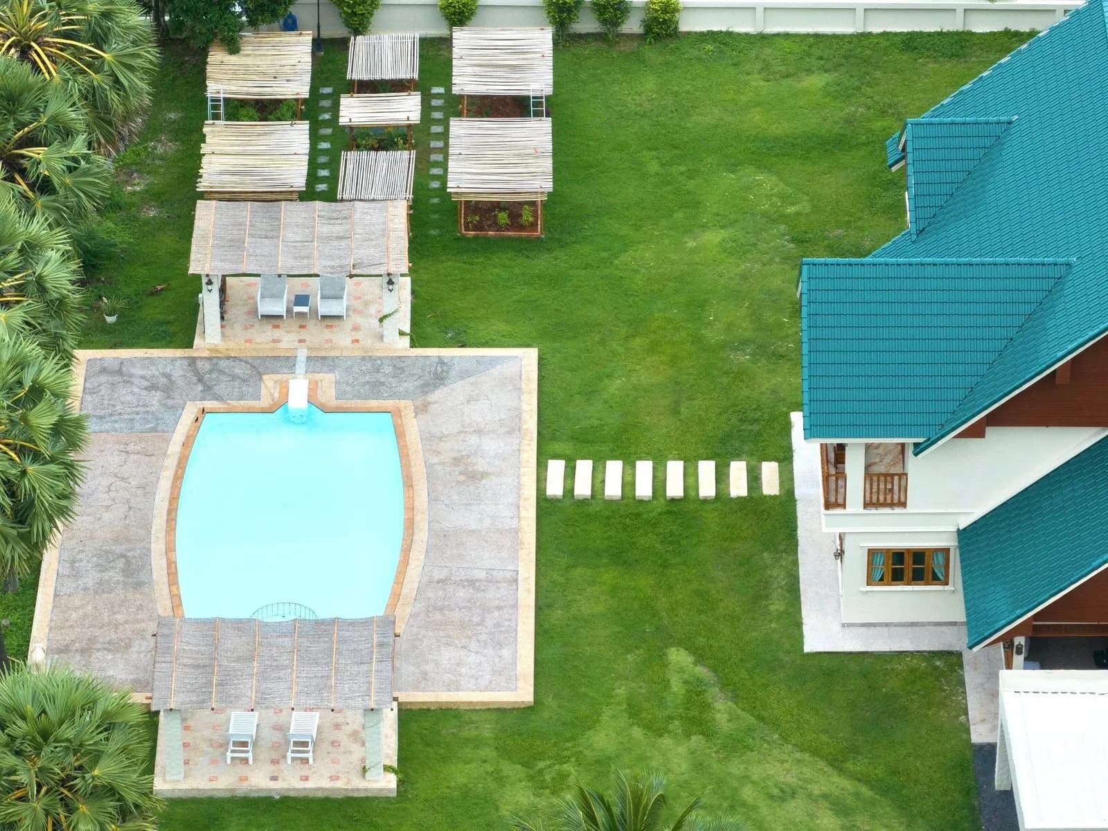 Villa de luxe de style resort 5 chambres à louer à Chalong, Phuket — Miniature 11