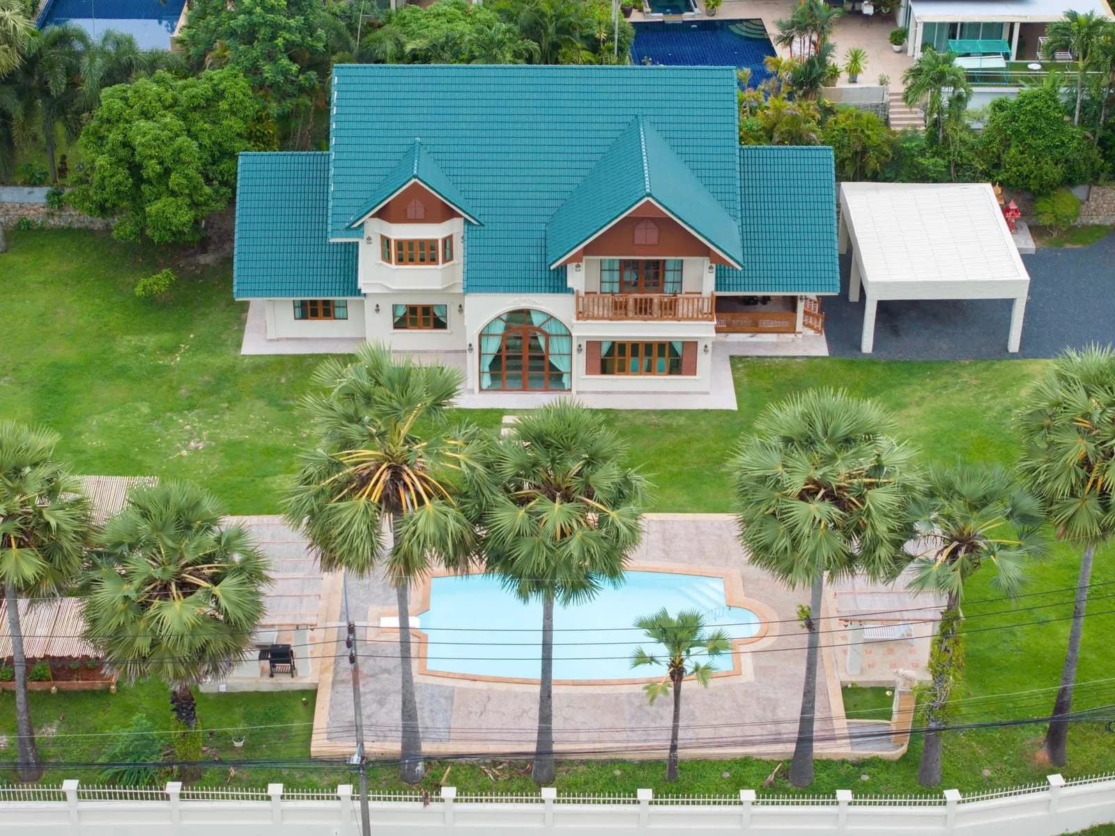 Villa de luxe de style resort 5 chambres à louer à Chalong, Phuket — Miniature 14