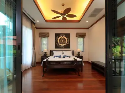 Villa de luxe 4 chambres avec piscine privée à Nai Harn