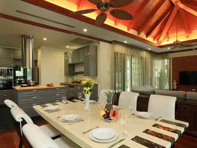 Villa de luxe 4 chambres avec piscine privée à Nai Harn