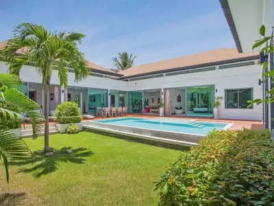 Villa moderne avec piscine 3 chambres à louer à Rawai