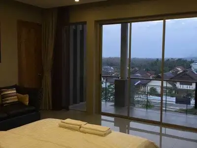 Villa 4 chambres avec piscine privée à louer à Chalong
