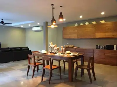 Villa 4 chambres avec piscine privée à louer à Chalong