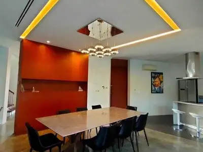 Villa 4 chambres avec piscine privée, récemment rénovée, à louer à Kathu