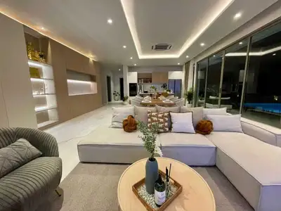 Villa moderne 4 chambres avec piscine privée à louer à Koh Kaew