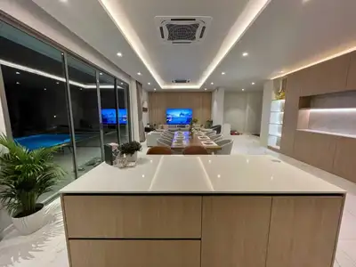 Villa moderne 4 chambres avec piscine privée à louer à Koh Kaew