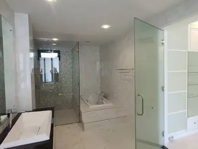 Grand jardin avec vue montagne – 4 chambres à louer à Kathu