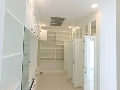 Grand jardin avec vue montagne – 4 chambres à louer à Kathu