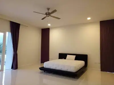 Villa 4 chambres avec grand jardin et piscine privée à louer à Kathu