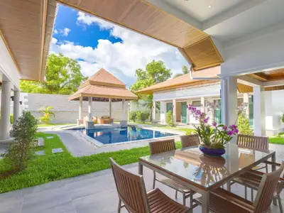 Villa privée avec piscine 4 chambres à louer – à Cherng Talay, Phuket